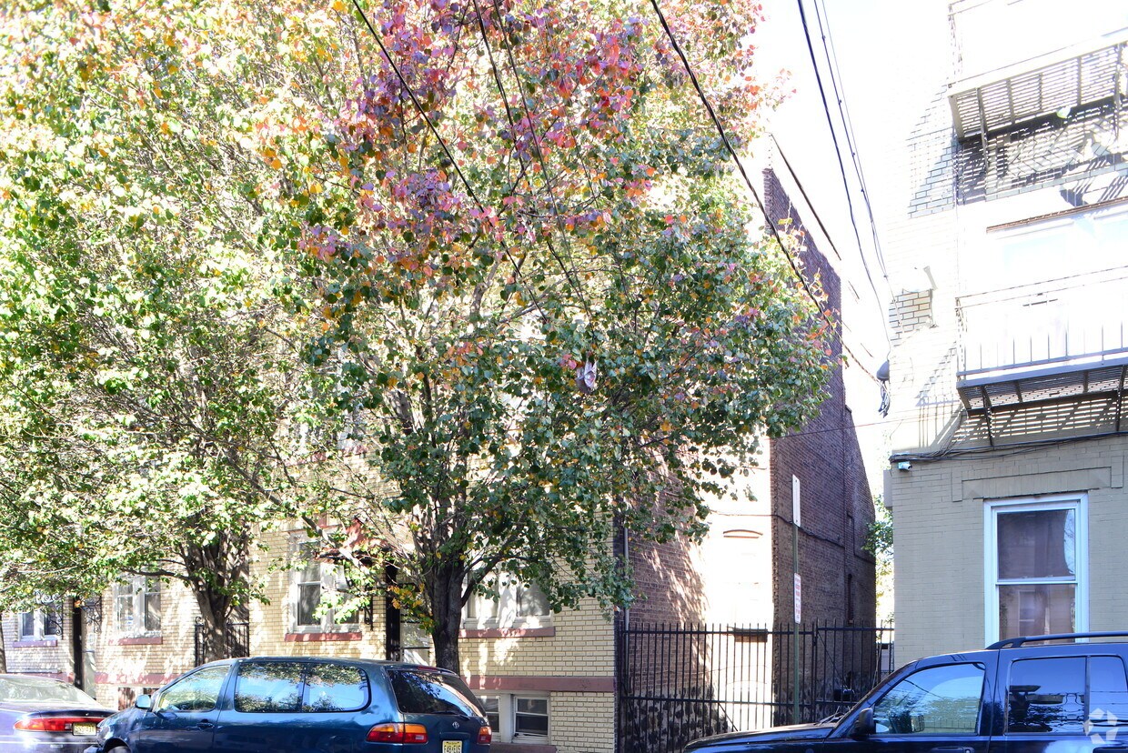 Foto del edificio - 410 62nd St