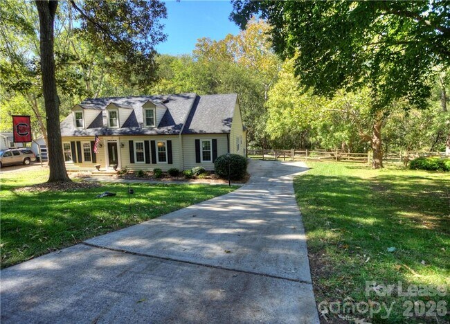 Foto del edificio - 3806 Bridgewood Ln