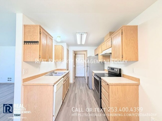 Building Photo - 1539 E 91st St