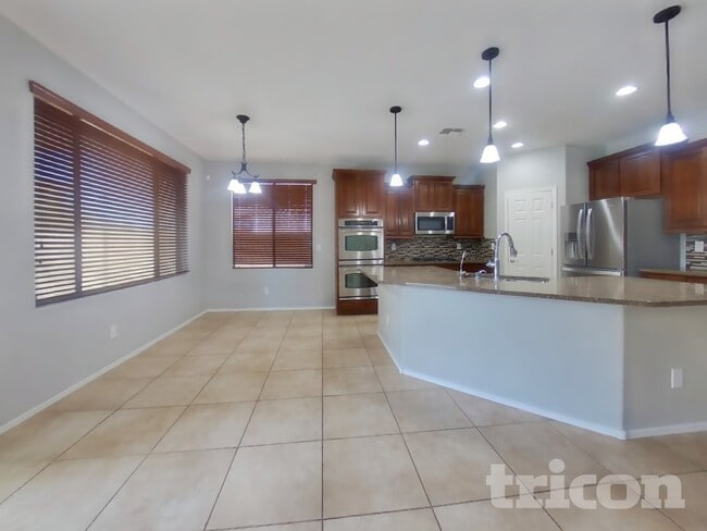 Building Photo - 43633 W Cydnee Dr