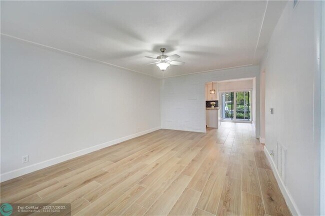 Foto del edificio - 1840 SE 7th St