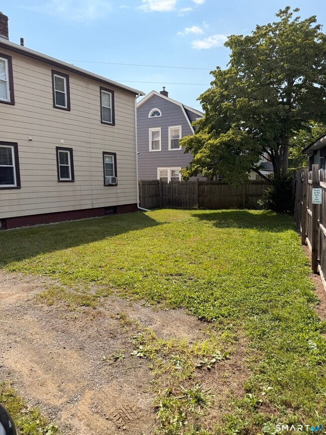 Building Photo - 47 Woodin St