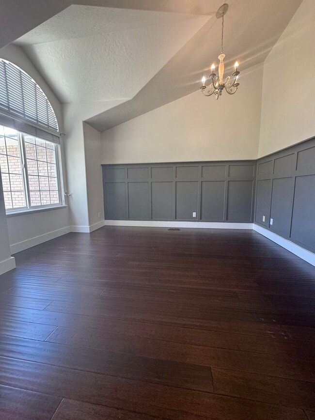 Building Photo - Beautiful 6 bed home!