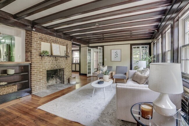 Foto del edificio - 37 Hillside Ave