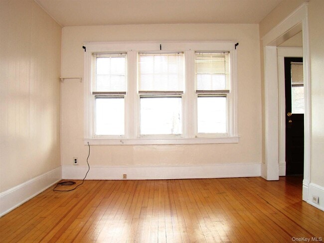 Building Photo - 10 Worrall Ave