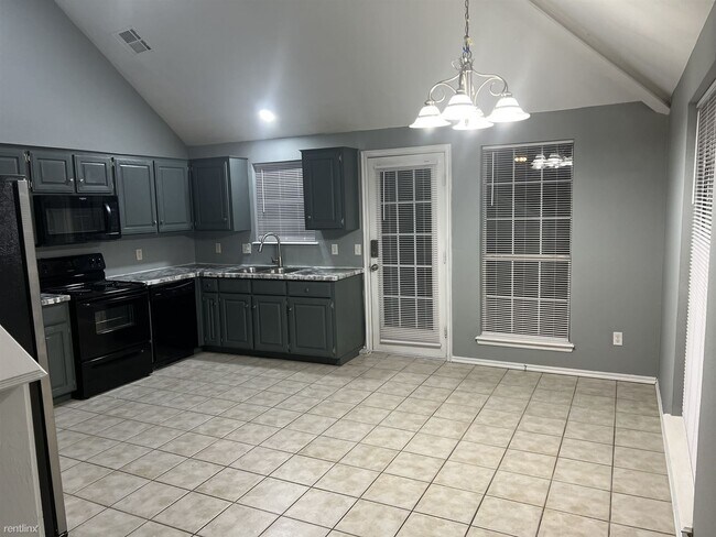 Building Photo - 4 br, 3 bath House - **December Move-In Sp...