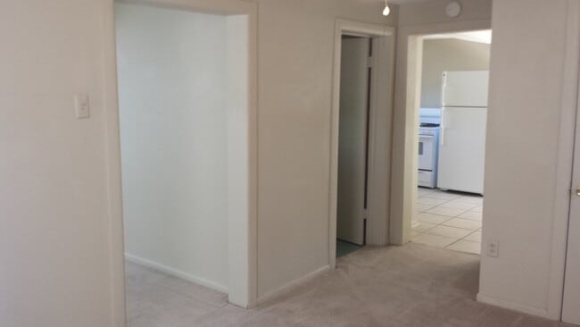 Building Photo - Weekly-1517 Avenue D