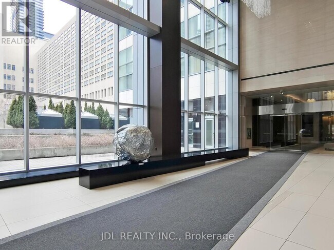 Photo du bâtiment - 386-5386 Yonge St