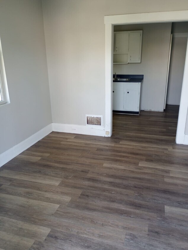 Building Photo - 137 West 66th Street
