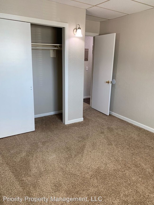Foto del edificio - 305 Cottonwood Ln