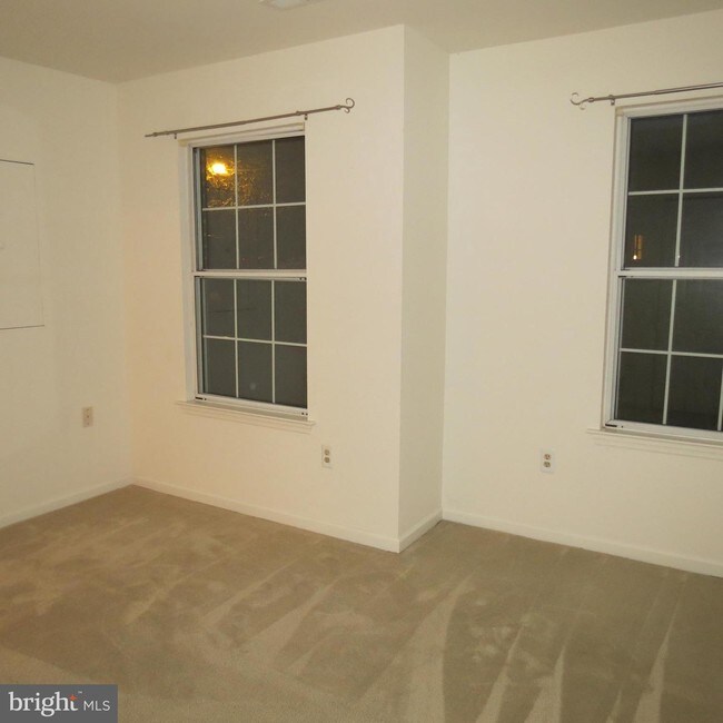 Foto del edificio - 1727 Rosewood Ct