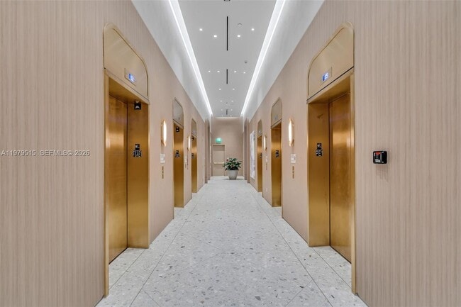 Foto del edificio - 77 SE 5th St