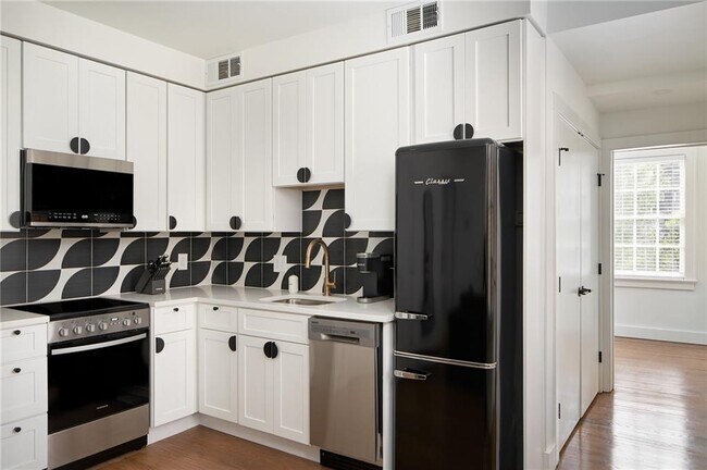 Foto del edificio - 1460 W Peachtree St NW