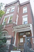 Building Photo - 1448 N Maplewood Ave
