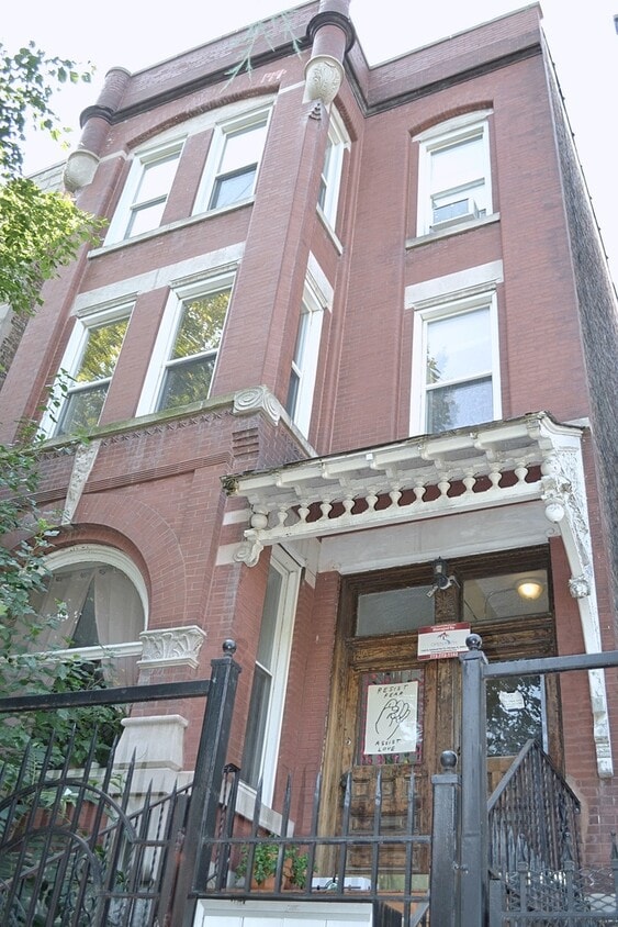 Primary Photo - 1448 N Maplewood Ave