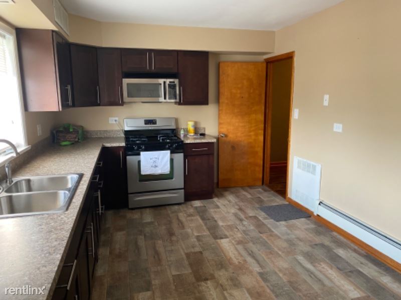 Foto principal - 5936 W Addison St
