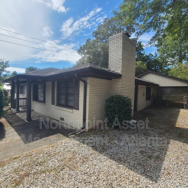 Building Photo - 3034 Nursery Rd SE