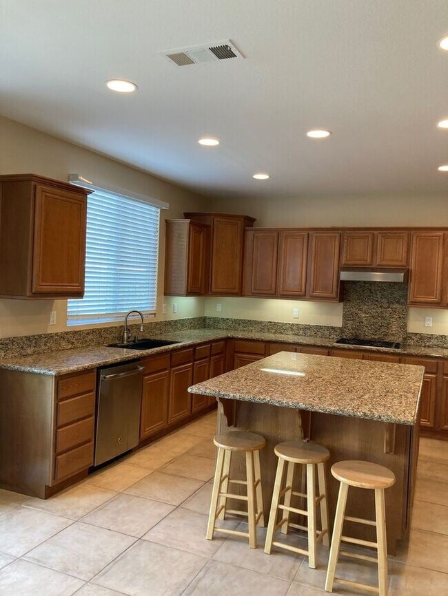 Building Photo - Stunning 4 BR 3 BA Wolf Creek Home