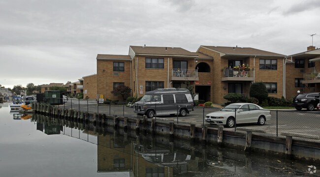 Foto del edificio - Town'n Harbor