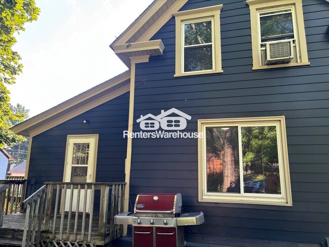 Foto del edificio - 320 4th St W