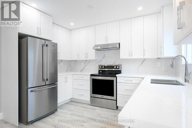 Building Photo - 25 White Owl Crescent