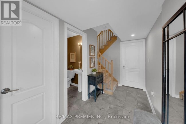 Building Photo - 48 Andean Ln