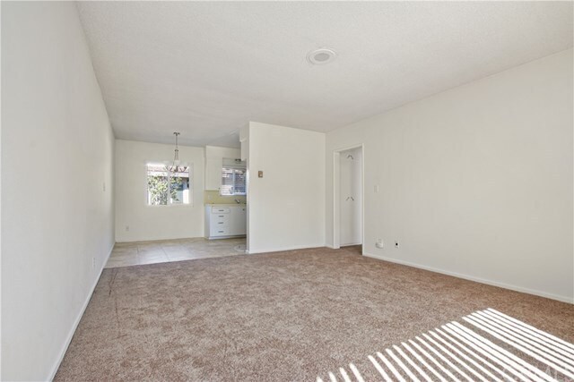 Foto del edificio - 21020 Donora Ave