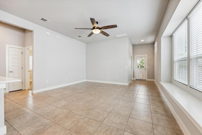 Foto del edificio - 5412 Gooding Dr