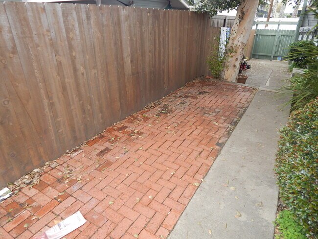 Foto del edificio - 5038 Brighton Ave