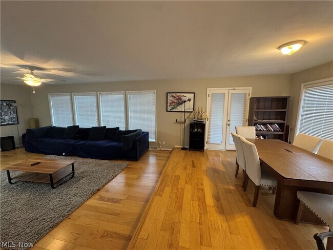 Foto del edificio - 2545 Buckhurst Dr