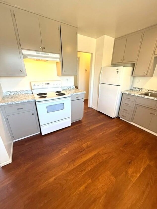 Building Photo - ora211