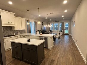 Building Photo - 5039 Country Mdws Trl