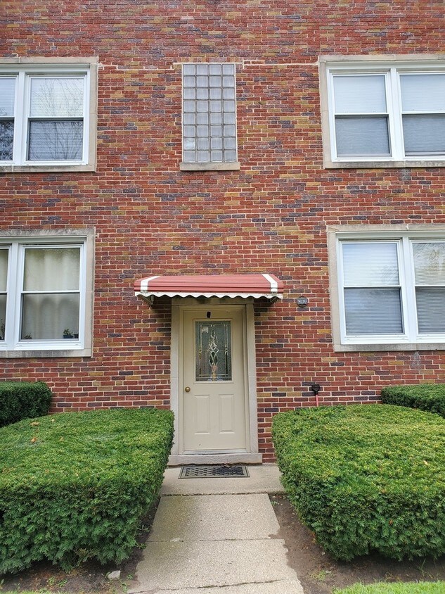 Foto principal - 9030 Keating Ave
