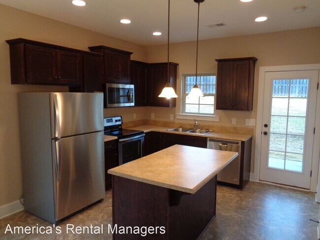 Building Photo - 3 br, 2.5 bath House - 4395 Ridgemont Circle