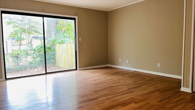 Foto del edificio - 402 Waverly Way