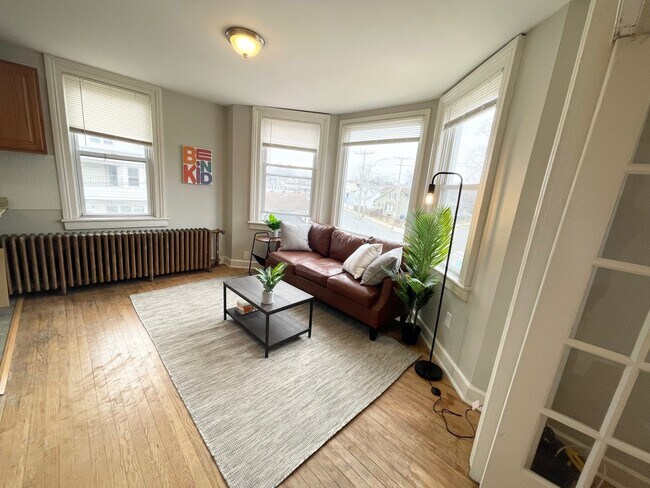 Foto del edificio - 25 Maple Ave
