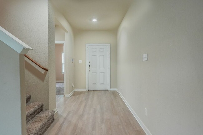 Building Photo - 6830 Emerald Valley