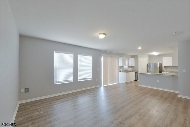 Building Photo - 2227 NW 11th Ct