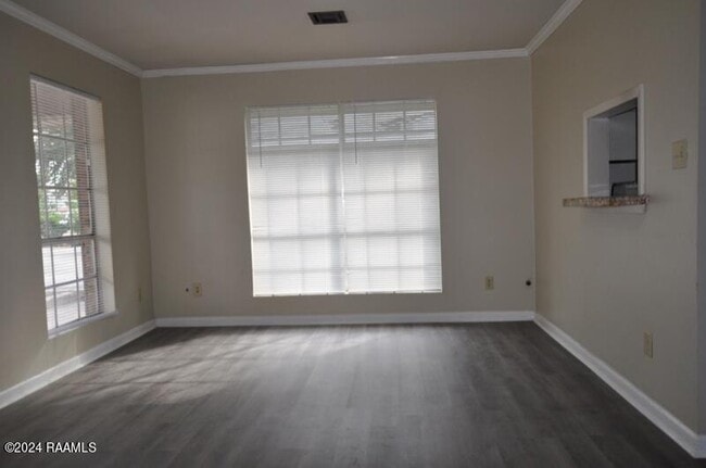 Building Photo - 115 Antoinette St