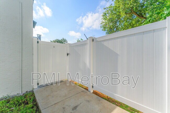 Foto del edificio - 4009 E Bird St