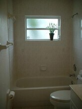 Building Photo - 1512 SE 20th St