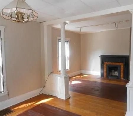 Building Photo - 710 S Park St