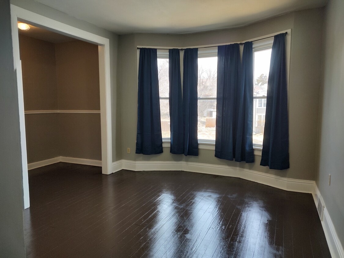 bedroom - 2021 Washington Ave