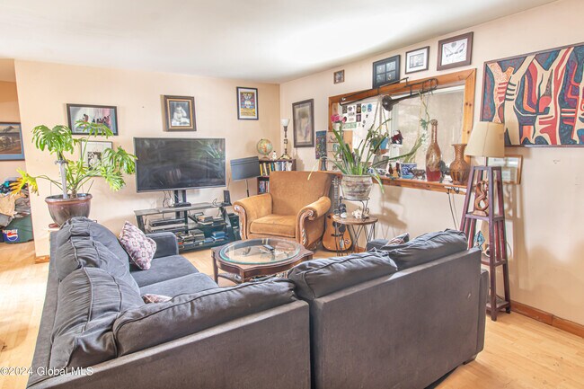 Foto del edificio - 99 1/2 Walworth St