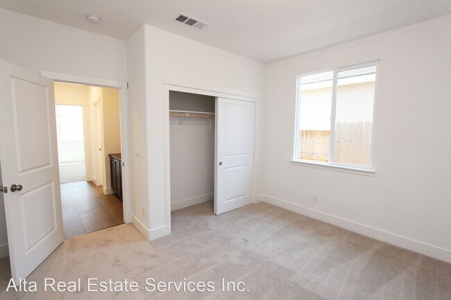 Building Photo - 4 br, 2 bath House - 1240 Gypsum Drive