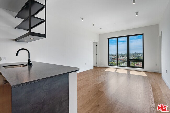 Foto del edificio - 10700 Tabor St