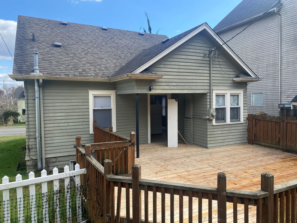 Primary Photo - $500 OFF FIRST MONTH'S RENT!!! Charming 4 ...