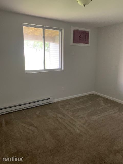 Building Photo - 2 br, 1 bath  - 131 Cosey Beach Ave Apt A4
