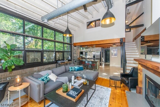 Foto del edificio - 51 1/2 Greenwood Ave