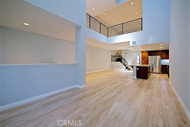 Building Photo - 565 Rockefeller